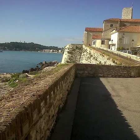 Apartment Les Remparts Location Antibes